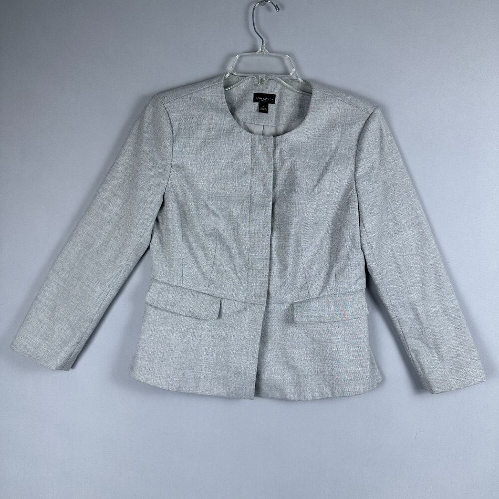 Ann Taylor Suit Jacket Blazer Womens Size 4 Long Sleeves Round-Neck Gray